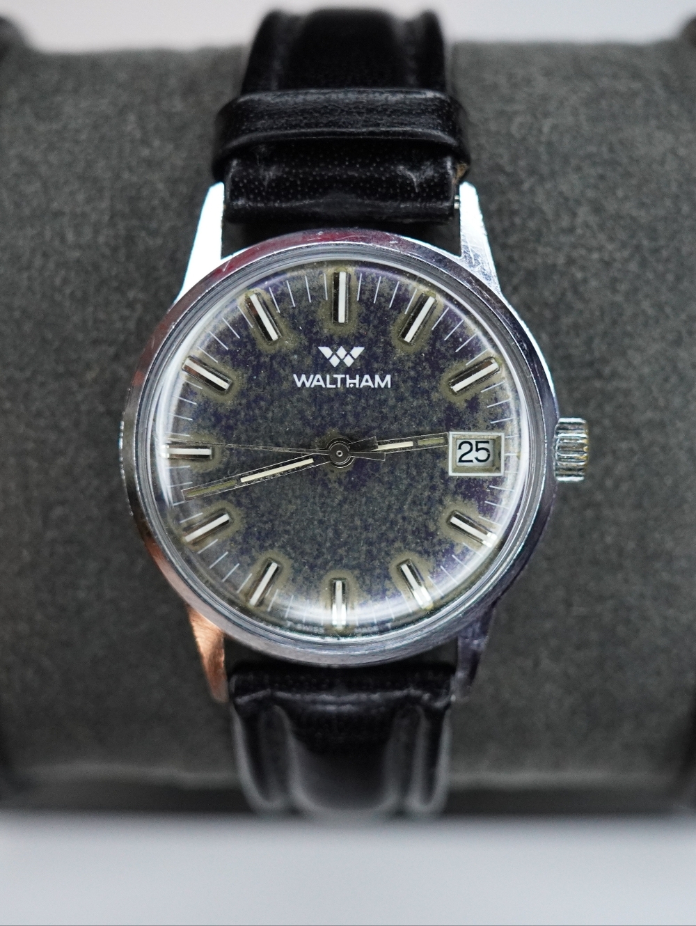 Vintage 1970 Waltham 34mm 17J Black Dial Manual Wind Men's Watch Runs